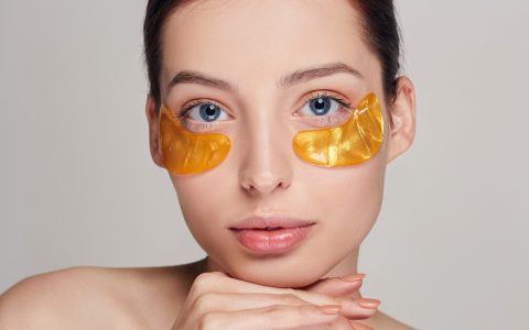 Truques para disfarçar os papos nos olhos
