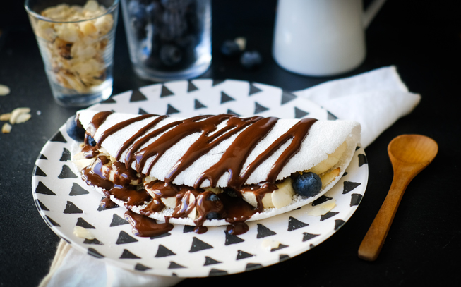 Tapioca recheada com fruta e chocolate: uma delícia!