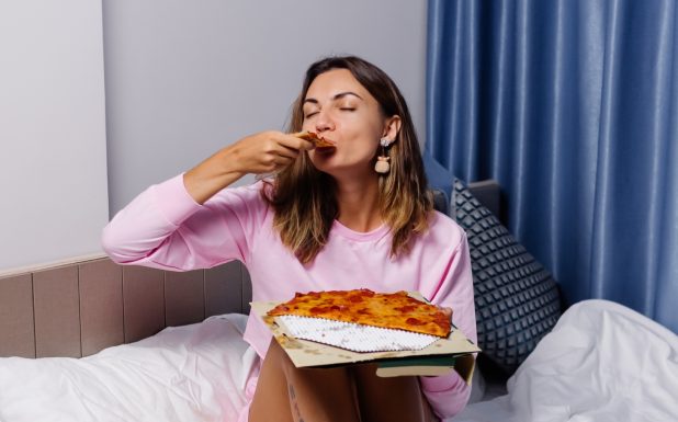 5 alimentos que n&atilde;o deve ingerir antes de dormir