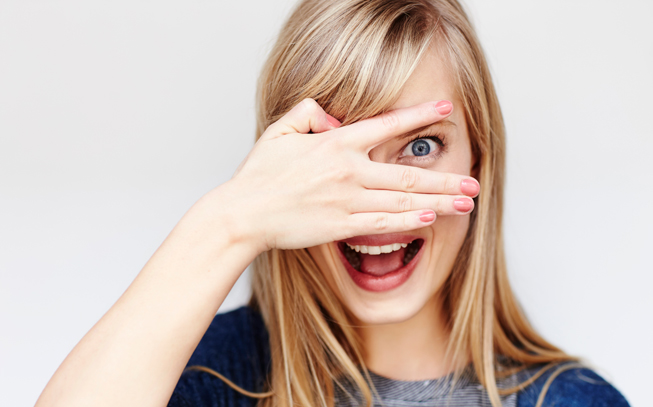 Hábitos a ter para prevenir as rugas durante a juventude