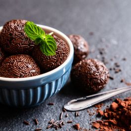 Apetece-lhe um doce? Estes brigadeiros s&atilde;o para si