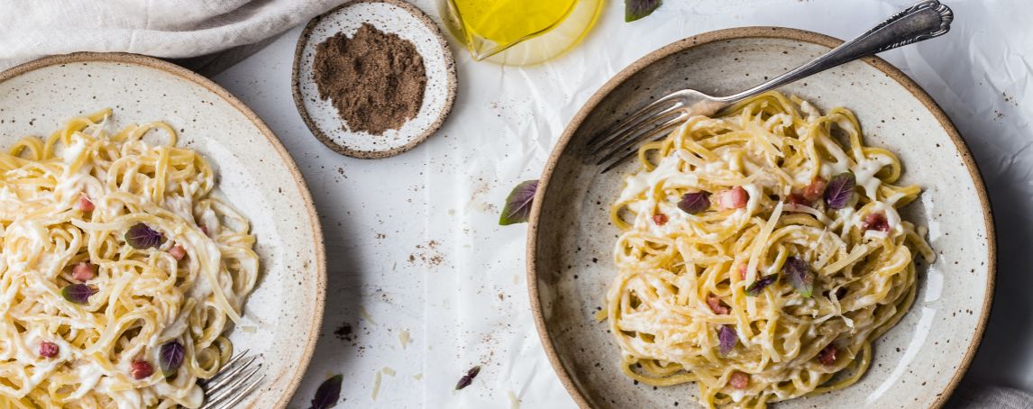 Adora comida italiana? Experimente esta massa carbonara