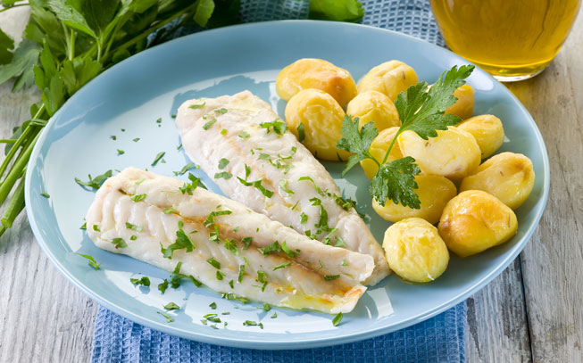 Experimente estes filetes de pescada no forno para toda a família