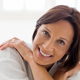 Há mesmo alimentos que ajudam a adiar a menopausa?