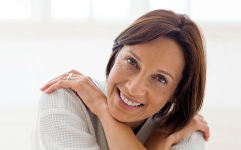 Há mesmo alimentos que ajudam a adiar a menopausa?