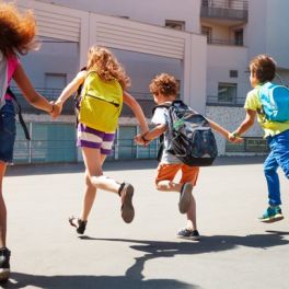 Dicas para aliviar a mochila dos seus filhos (e proteger-lhes as costas)