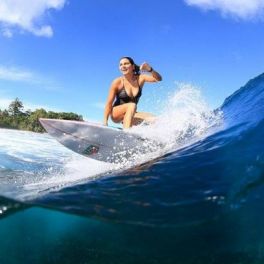 Maya Gabeira entra no Guiness com a maior onda alguma vez surfada por uma mulher