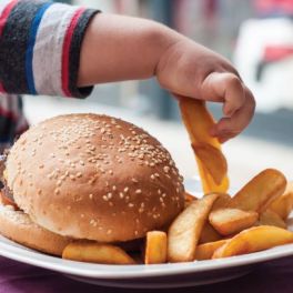 Preconceitos, equívocos e mitos sobre obesidade infantil