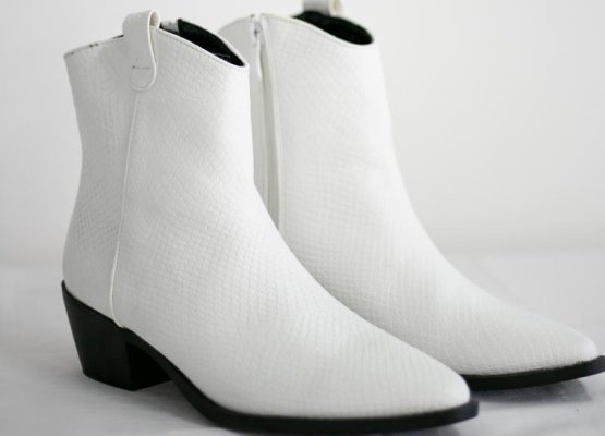 botins brancos