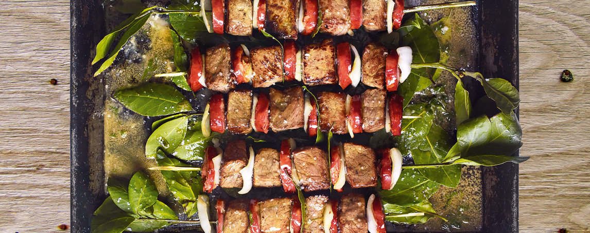Já experimentou espetadas de carne à 'Lisboeta'?