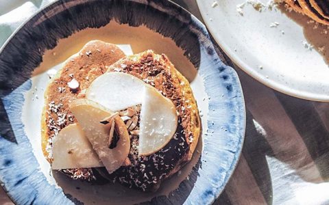 Pode comer estas panquecas de aveia a qualquer refeição