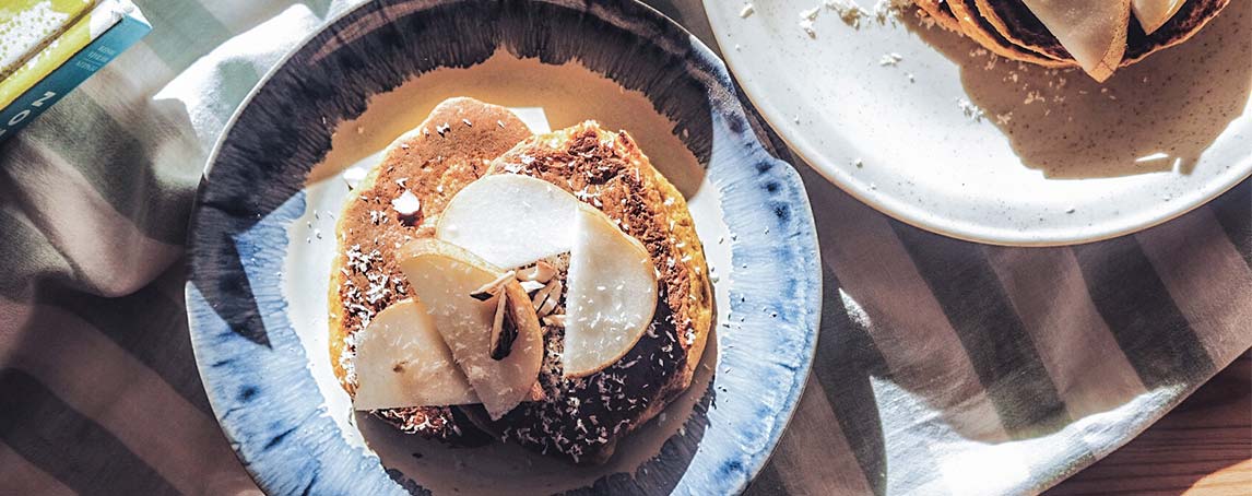 Pode comer estas panquecas de aveia a qualquer refeição