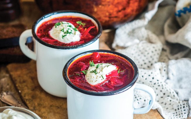 Esta sopa fria de beterraba é a receita ideal para os dias de sol