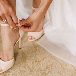 Sapatos de noiva: rasos, altos e confort&aacute;veis para um casamento arrasador