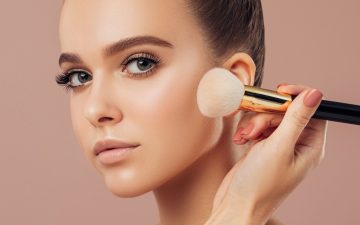 O guia que precisa para aprender a usar pincéis de maquilhagem