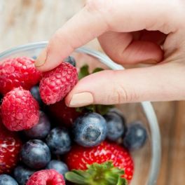 7 alimentos anti-inflamatórios que deve incluir no seu dia a dia