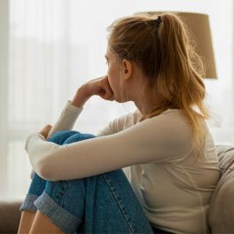O que causa um aborto espontâneo e quais os sintomas?