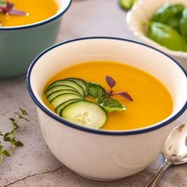 Experimente este gaspacho de manga e pimento