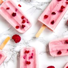 10 ideias de receitas de popsicles para refrescar o seu verão