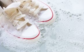 agua oxigenada para limpar tenis