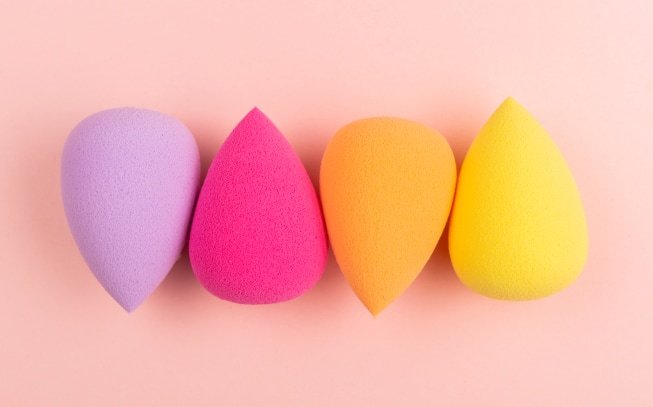 Os passos certos para usar a Beauty Blender, a esponja mais famosa do mundo