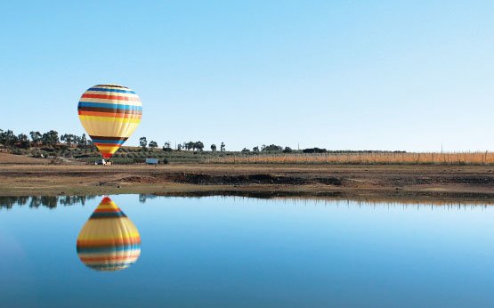 anda de balão de ar quente numa escapadinha alentejo