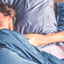 Dificuldade em dormir? Melhore a qualidade do seu sono com estes passos