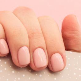 10 passos para ter umas unhas bonitas e cuidadas (e os melhores aliados)