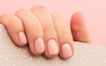 10 passos para ter umas unhas bonitas e cuidadas (e os melhores aliados)