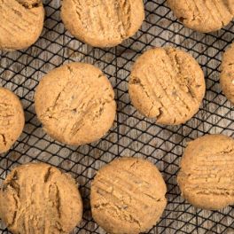 Bolachas de manteiga de amendoim saudáveis e saborosas