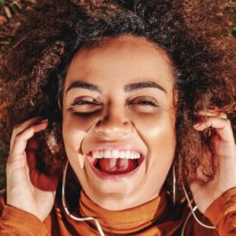 12 podcasts de bem-estar e fitness para começar a ouvir já hoje