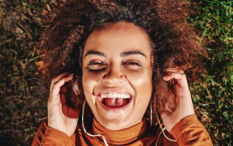 12 podcasts de bem-estar e fitness para começar a ouvir já hoje