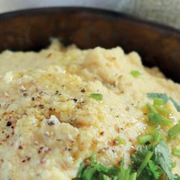 Puré de couve-flor e alho assado, uma receita fácil, rápida e cremosa