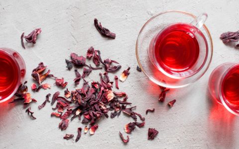 15 boas razões para se render ao chá de hibisco