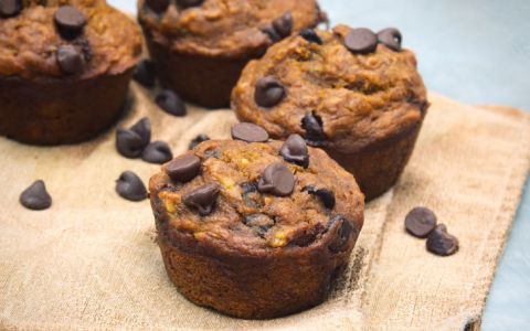 Estes muffins de banana são saudáveis e ficam prontos em 30 minutos