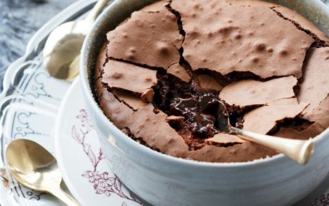 Um pudim de café e chocolate para alegrar os seus dias