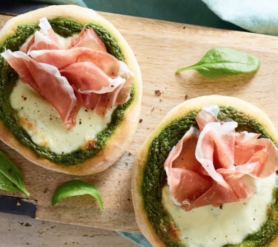 Minipizzas de queijo e presunto