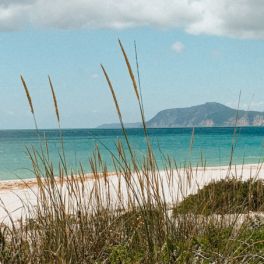 15 praias grandes para manter o distanciamento social