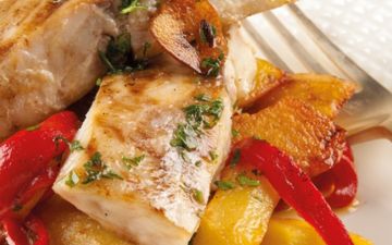 Filetes de peixe galo com pimentos, uma receita fácil e com sabor