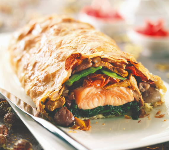 Folhado de salmão com legumes