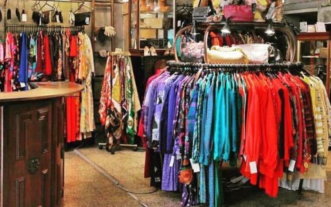 8 lojas de roupa em segunda mão a conhecer em Lisboa e no Porto
