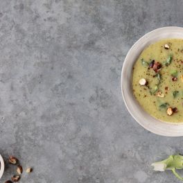 Creme de brócolos e avelãs: a sopa aconchegante para os dias frios