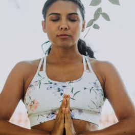 Crónica. Mitos e clichés associados à prática de yoga