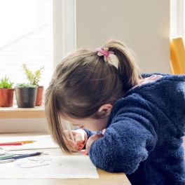 6 razões para promover a escrita à mão entre os seus filhos