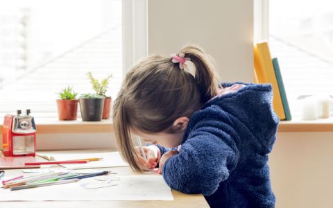 6 razões para promover a escrita à mão entre os seus filhos