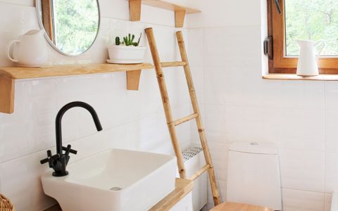 Como aproveitar o espaço de casas de banho pequenas em 7 passos