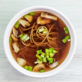 Crónica. Simplesmente perfeita, a sopa de miso limpa o sangue e o corpo