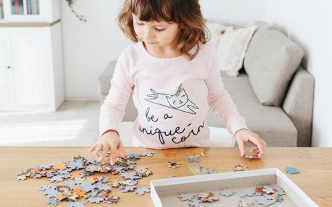 7 benefícios dos puzzles para o desenvolvimento infantil, segundo uma especialista