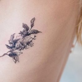 24 tatuagens de flores para enaltecer o seu lado mais feminino