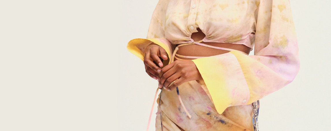 Sabia que é possível tingir a roupa com curcuma ou abacate?